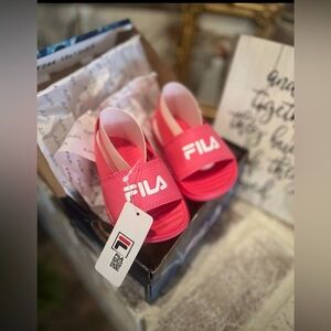 !🆕 Fila *Vibrant Pink Slide Sandals